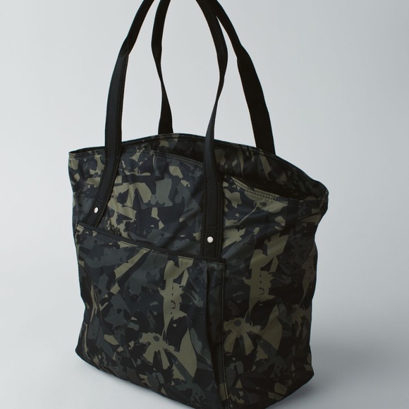 lululemon athletica Handbags - Lululemon Live Free Tote